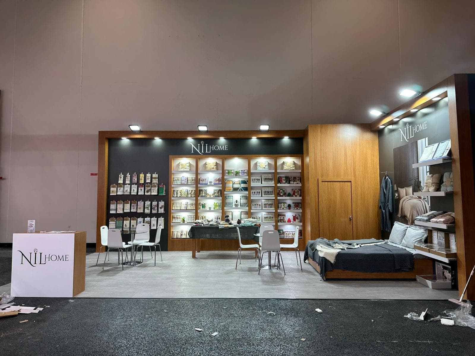 Maxima Stand thumbnail 4